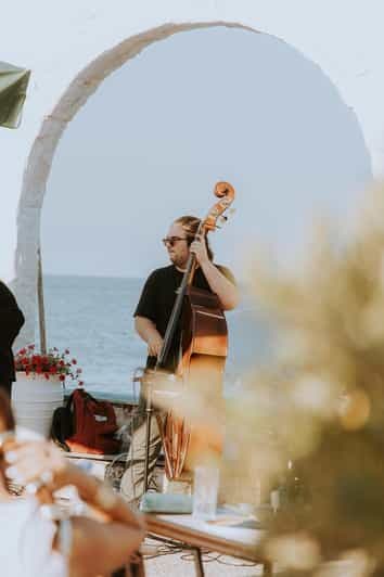 Billet Corfou : musique jazz live et histoires locales à la marina