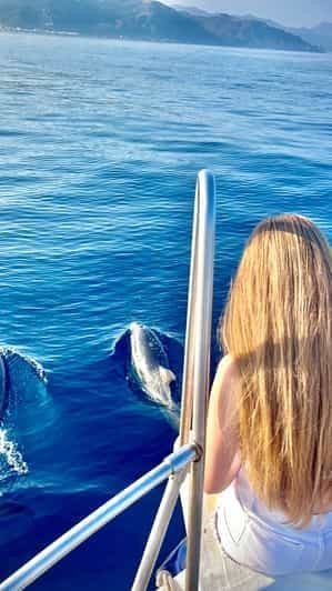 Taormine : tour avec les dauphins et apéritif au coucher du soleil en bateau