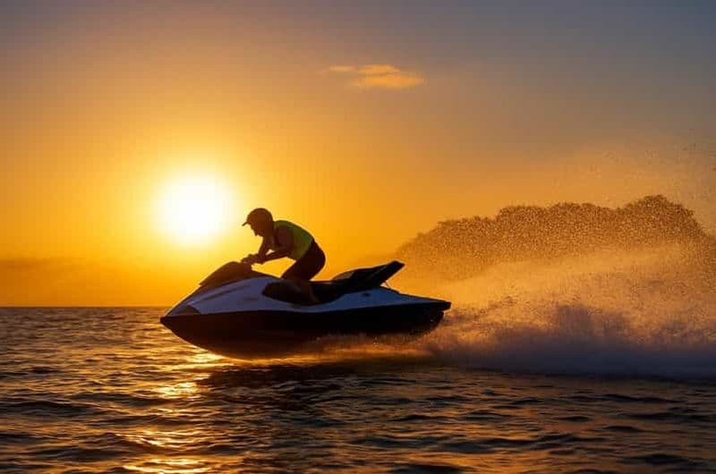 Billet Aventure en jet ski à Doha avec transfert hôtel/ aéroport