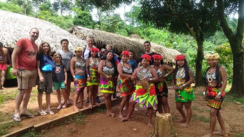 Visite du village indigène d'Embera Promenade en canoë Chute d'eau cachée