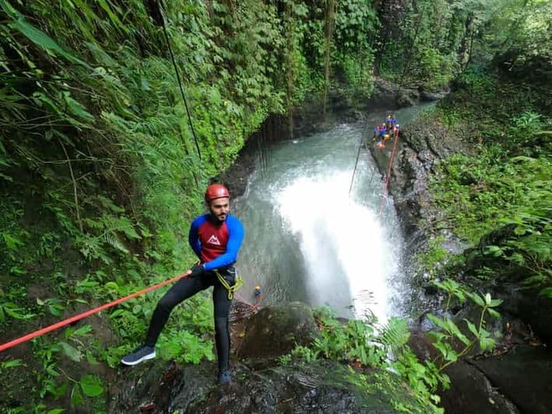 Bali : Aventure canyoning dans le canyon de Sambangan