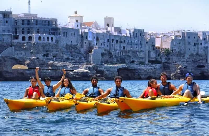 Billet Excursion en kayak à Polignano + arrêt baignade dans une grotte