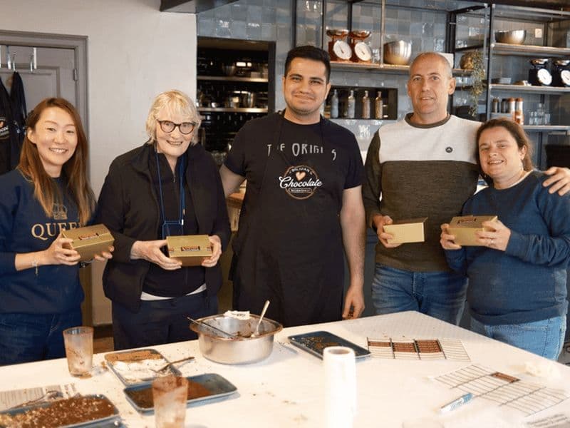 Bruges : Cours de fabrication de truffes au chocolat