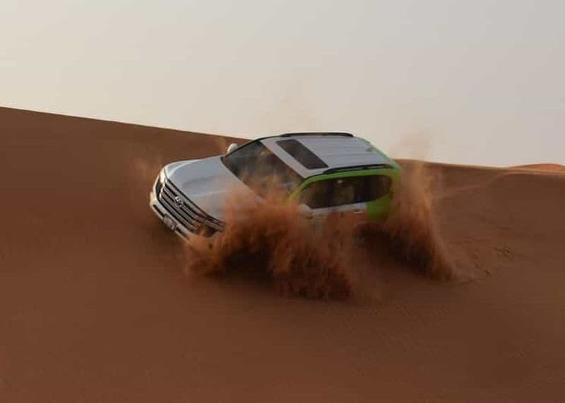 Dubaï : safari dans les dunes rouges, quad, balade à dos de chameau, dîner barbecue