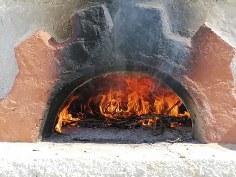 Égine : Cours de cuisine utilisant un four à bois traditionnel