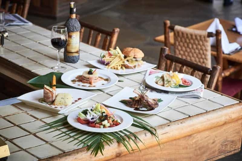 Spectacle de cabaret à Nairobi avec dîner au Safari Park Hotel