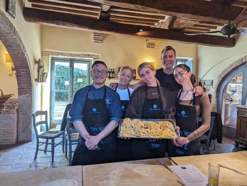 Pienza : Cours de cuisine toscane de pâtes et de cantucci faits maison