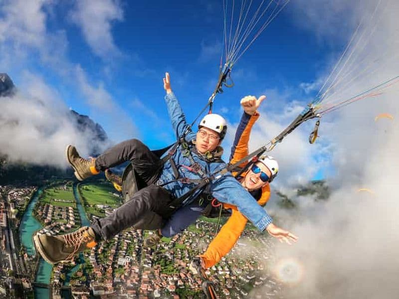 Billet Interlaken : Vol en parapente en tandem avec pilote