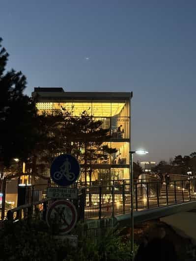 Séoul : Hongdae, animation et jeux vidéo, visite à pied des cafés à thème