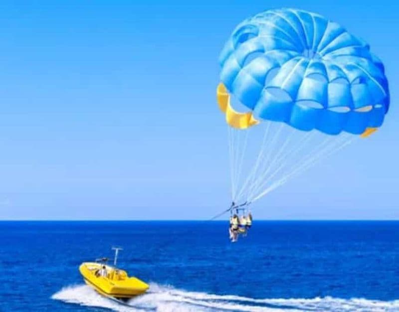 Sensations fortes : visite guidée en parachute ascensionnel au Qatar
