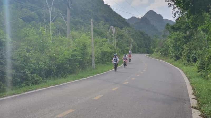 Balade à Vélo à Cat Ba - Parc National et Spéléologie 1h30