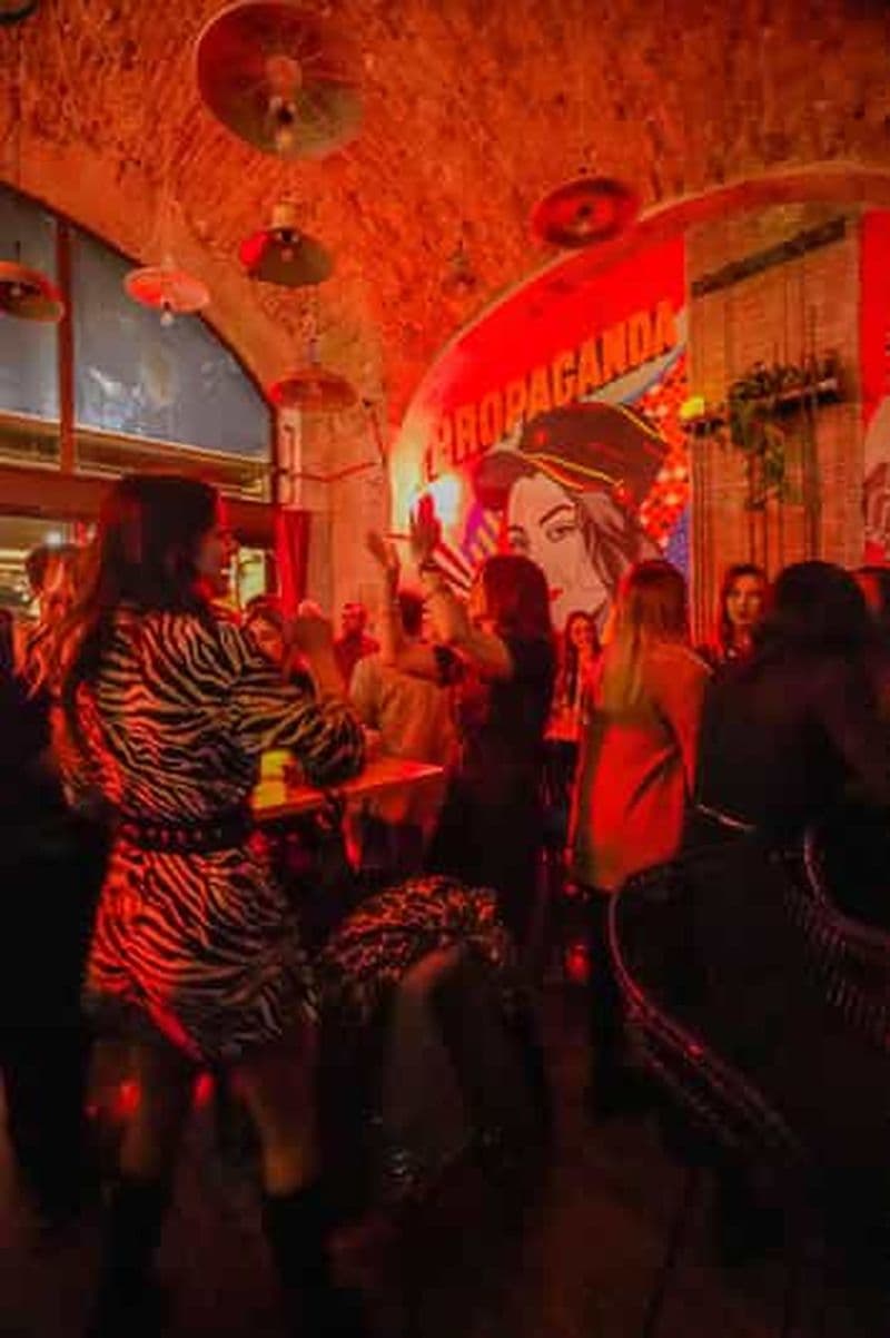 Marseille Pub Crawl : Rencontrer, boire et faire la fête