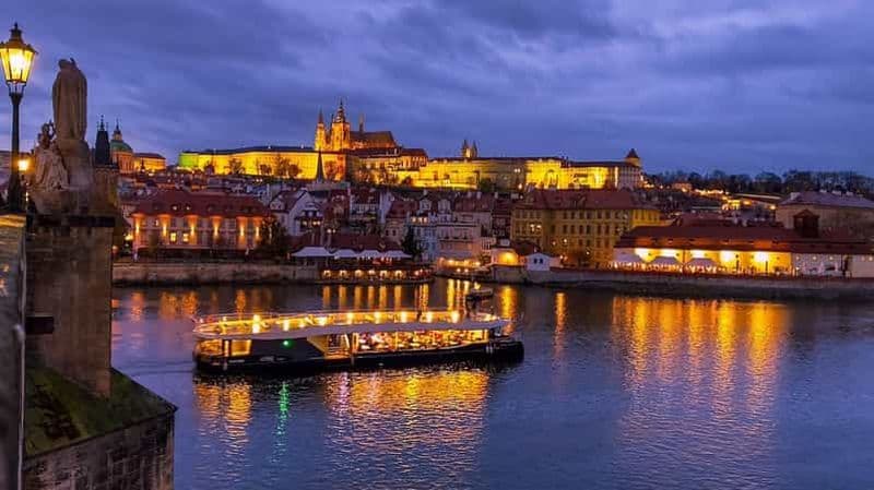 Billet Prague : Croisière touristique de 50 minutes en soirée