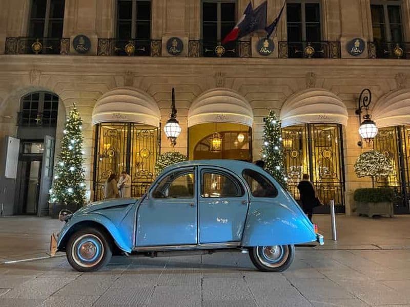 A one hour and a half tour of Paris, pick up included.
See Paris main highlights such as the Eiffel Tower, Arc of Triumph, Champs Elysées, Concorde, the Opera, Place Vendôme, the Grand & Petit Palais, the bridge Pont Alexandre III, the Invalides, and Notr