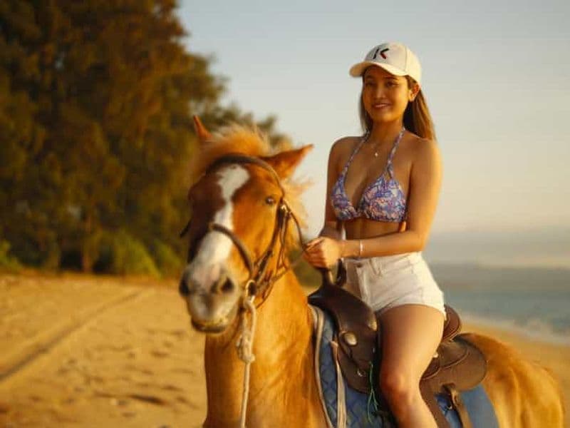 Phuket : Équitation à Ao Chalong avec vue panoramique sur la nature