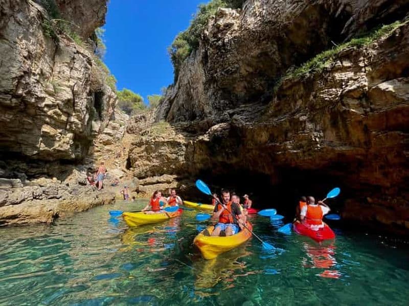 Pula : excursion en kayak dans les grottes, les canyons et les îles, plongée avec tuba et exploration