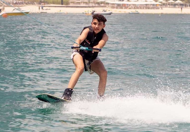 Wake Boarding Dubai Marina : Réservez votre prochaine expérience !