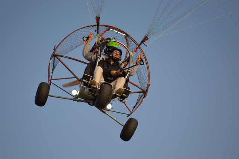 Barbastro : Vol au-dessus des caves Sommos avec visite guidée et dégustation de vins