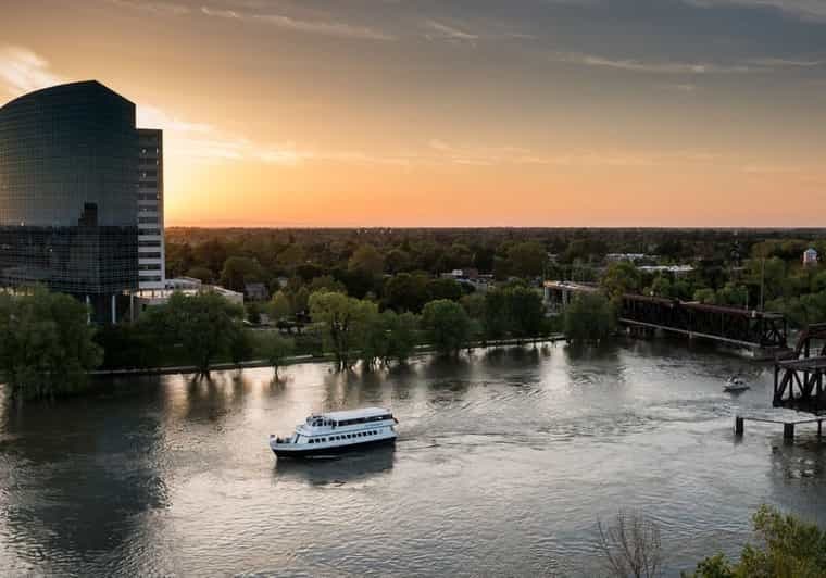 Sacramento : Croisière fluviale de la Saint-Sylvestre
