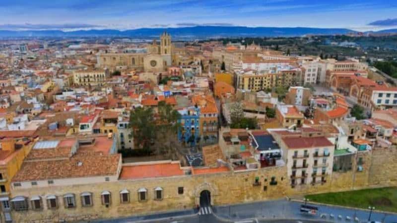 Depuis Salou : Tour Poblet, vins et Sitges
