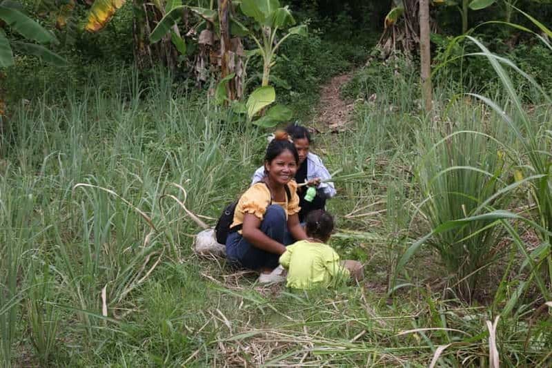 Phnom Penh : visite du village avec cours de cuisine et cours sur les huiles essentielles