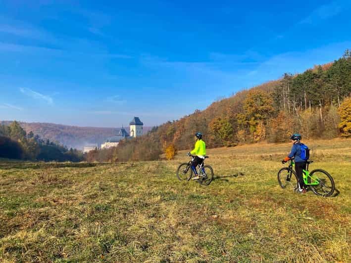 Excursion d'une journée en VTT au château de Karlstejn