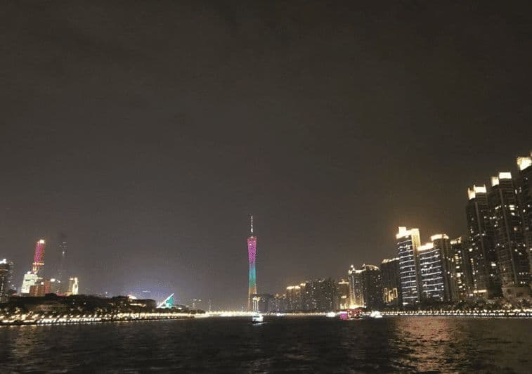Croisière nocturne sur la rivière des Perles avec transferts privés à Guangzhou