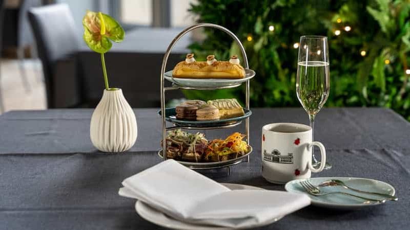 Apéritif sur le toit du restaurant Reichstag Käfer