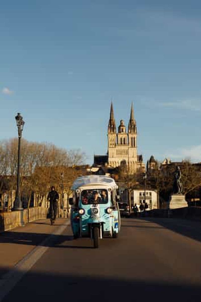 Angers : Promenade dans la Doutre en Tuk Tuk électrique