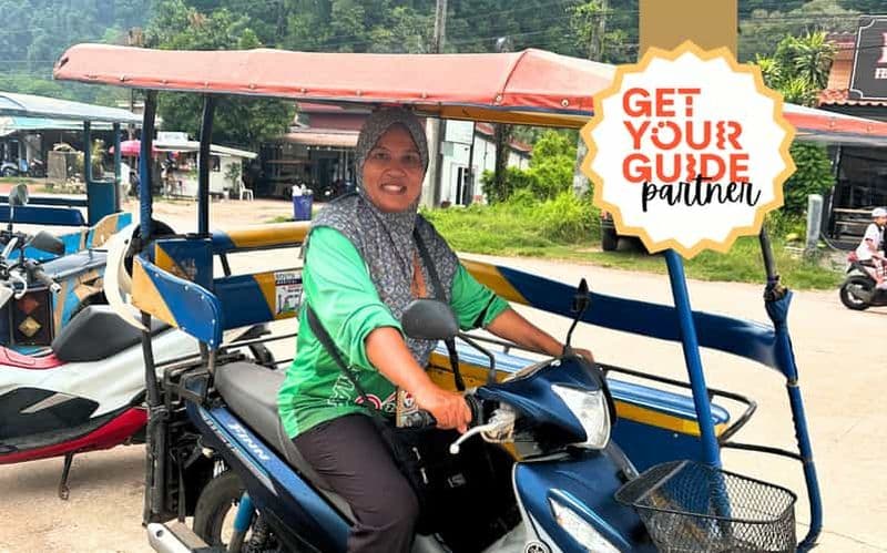 Billet Visite culturelle en tuk-tuk de Koh Lanta : vieille ville, batik et mangroves