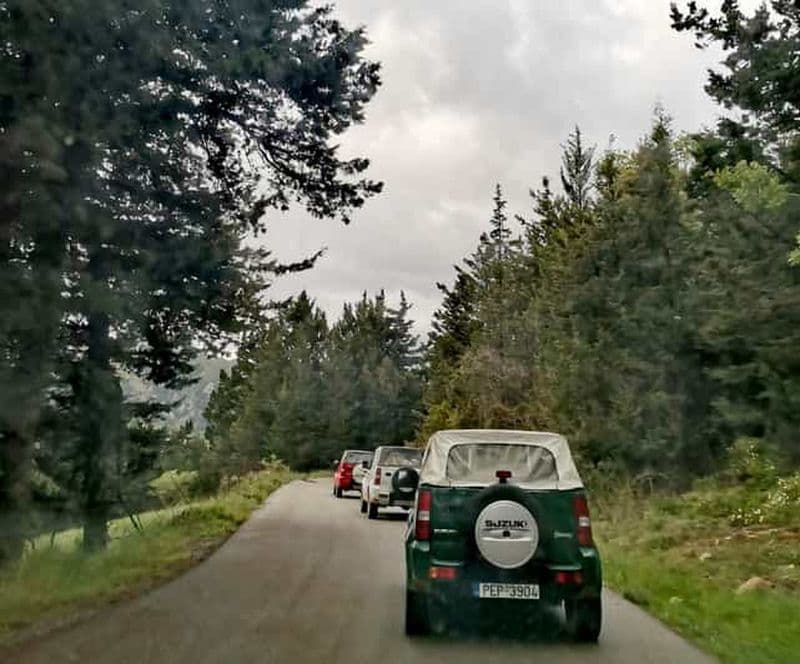 Au départ de Rethimno : Excursion en Jeep avec BBQ et arrêt baignade