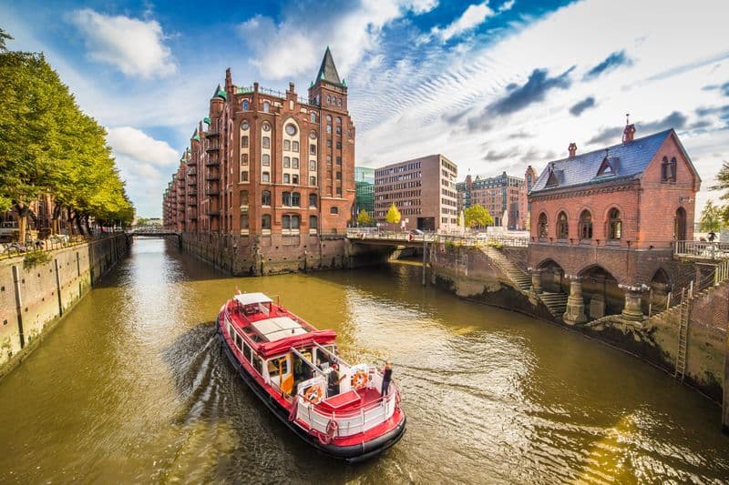 Croisière dans le port de Hambourg