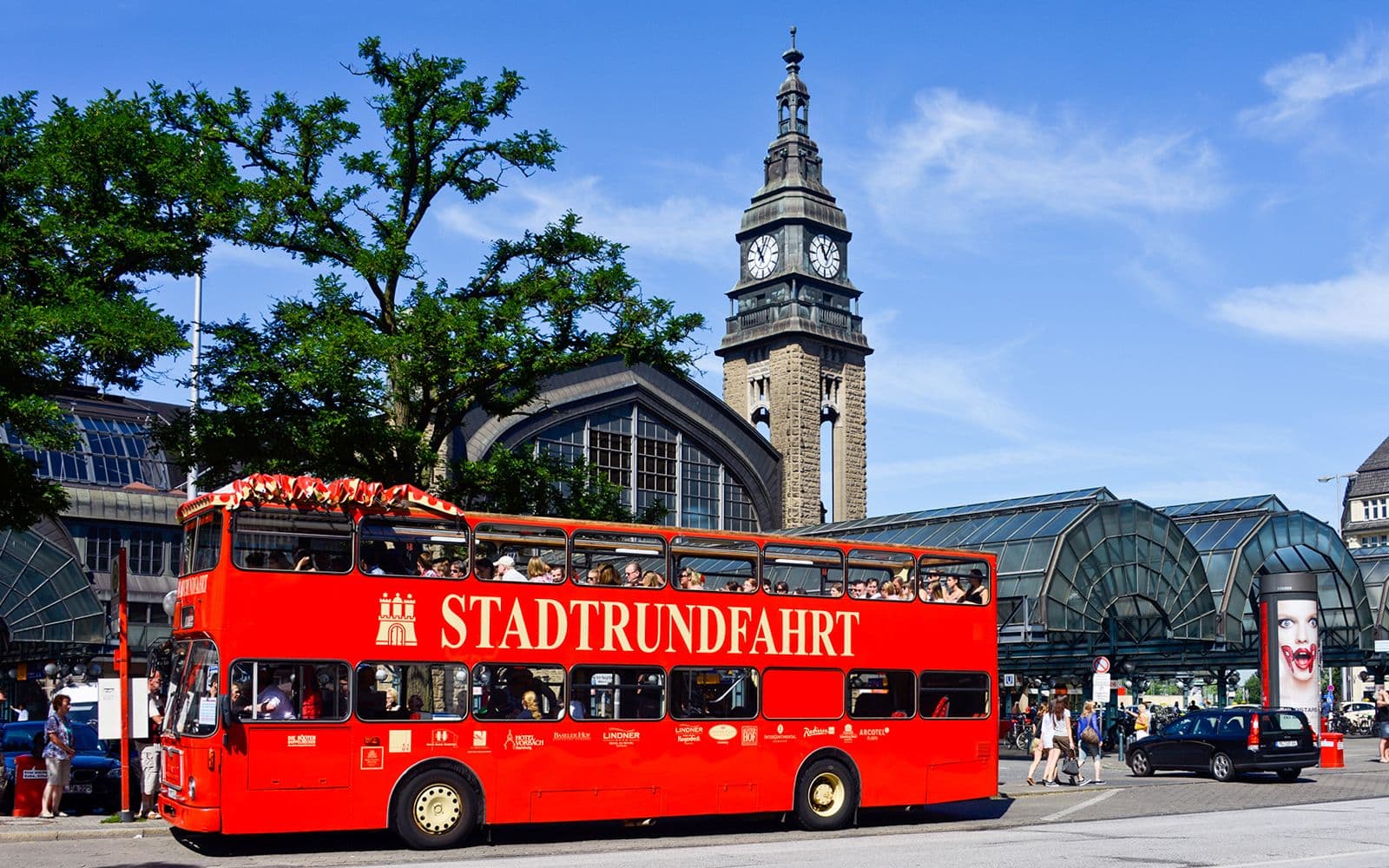 Stadtrundfahrt : visite de Hambourg d'une journée en bus hop-on hop-off avec croisière dans le port et/ou sur le lac Alster