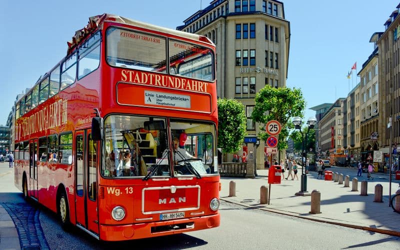 Stadtrundfahrt : Tour en bus hop-on hop-off d'une journée de Hambourg avec croisière sur le lac Alster