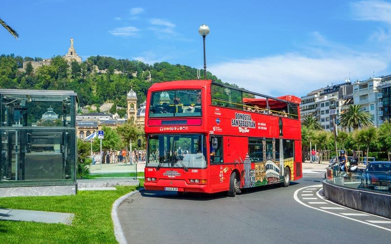 Visite en bus Hop-on Hop-off de 24 h à Saint-Sébastien