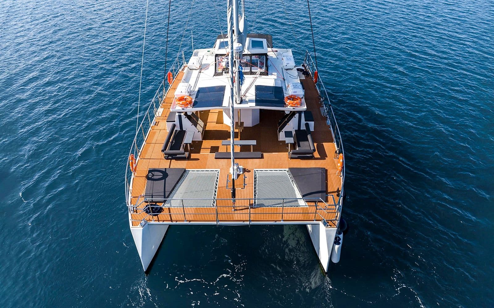 Au départ de Santorin : Croisière classique en catamaran avec repas, boissons et transferts
