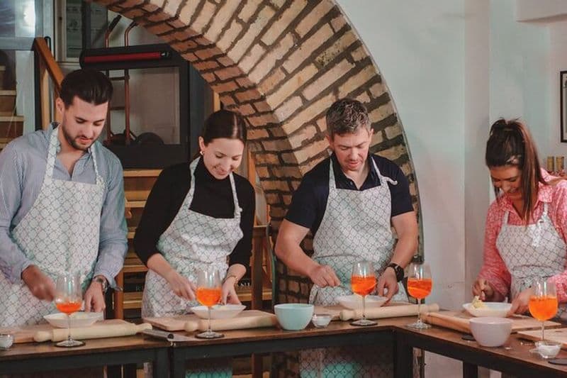 Cours de cuisine de pâtes avec Spritz à Rome