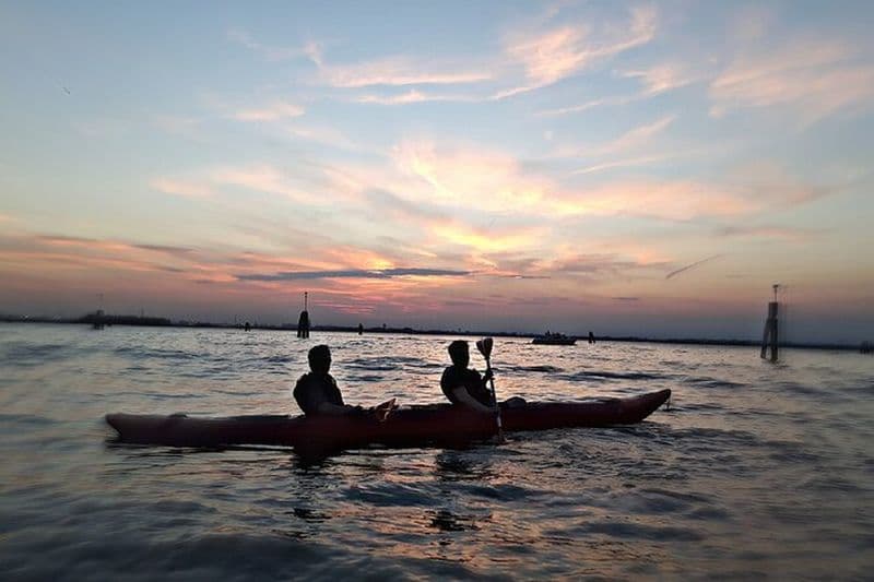 Visite guidée en kayak au coucher du soleil à Venise