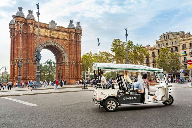 Tour privé en tuktuk à Barcelone