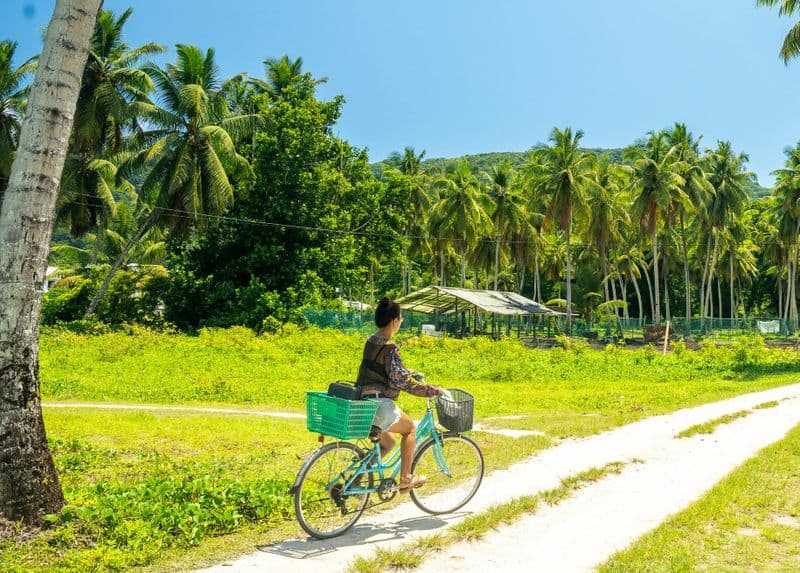 La Digue en bateau et à vélo depuis Mahé et Praslin