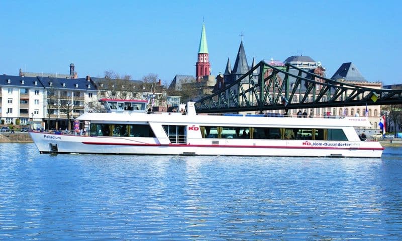 Croisière panoramique en bateau fluvial à Francfort