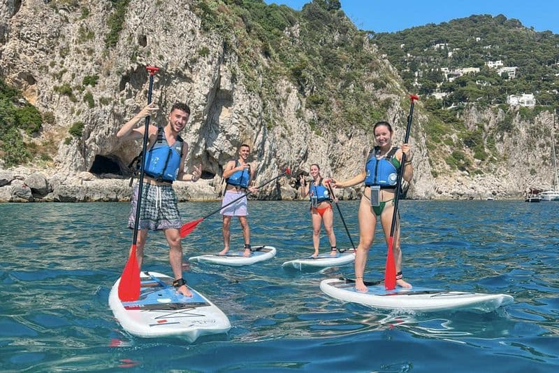 Visite des grottes et des plages de Capri en paddle