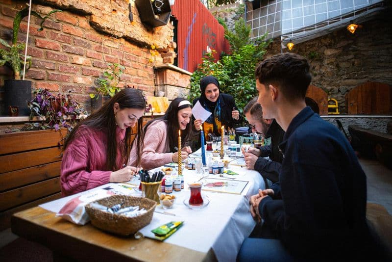 Atelier de peinture sur vitrail traditionnel à Istanbul