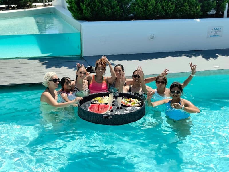 Séjours spa pour un groupe avec vin, fruits et accès d'une journée à la piscine extérieure