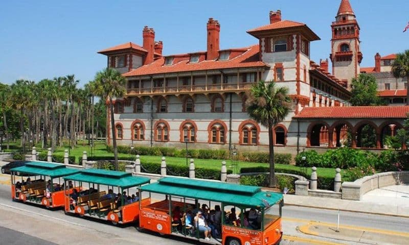 St. Augustine guided day trip including a hop-on hop-off trolleybus