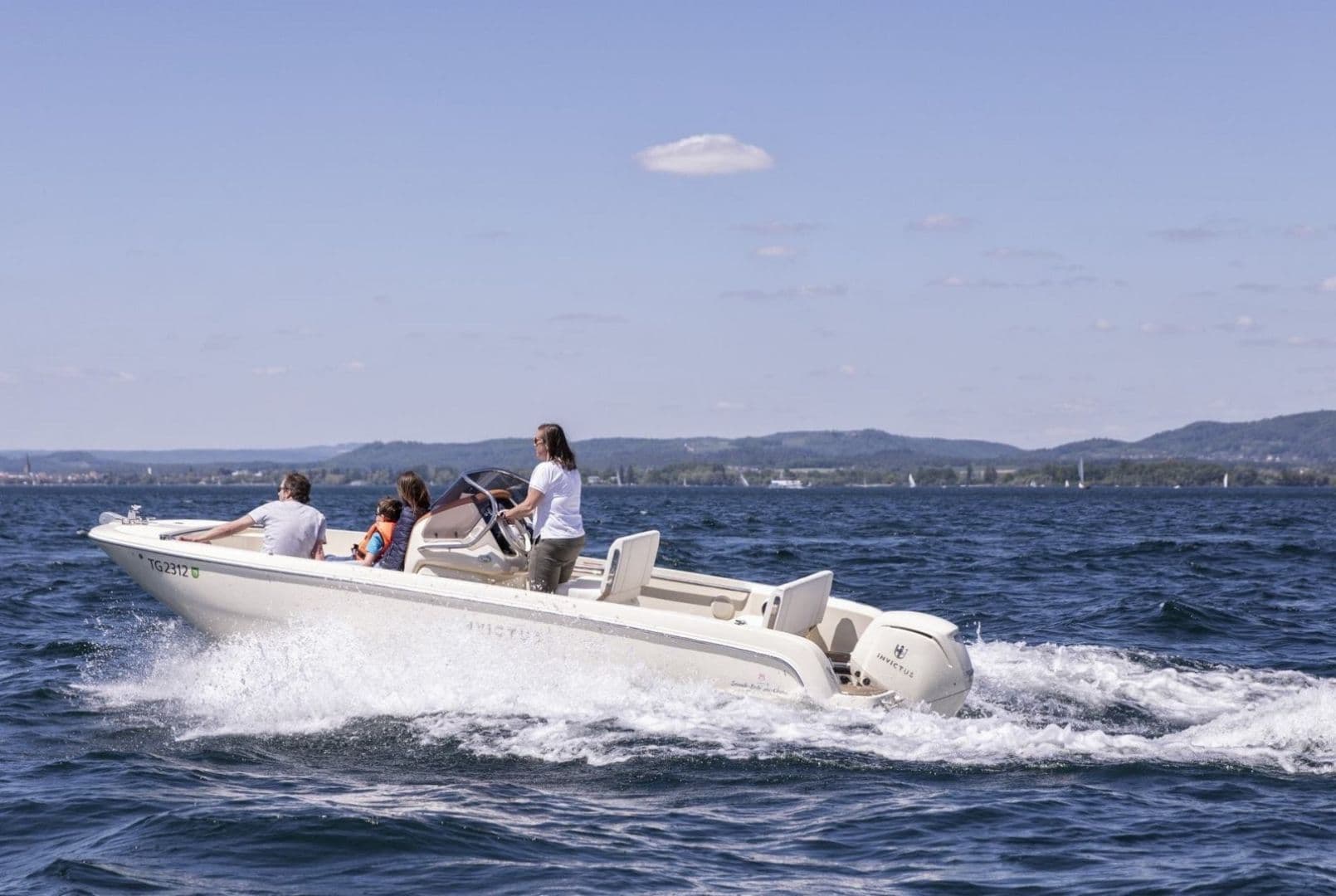 Invictus 200 FX (Motorboat)