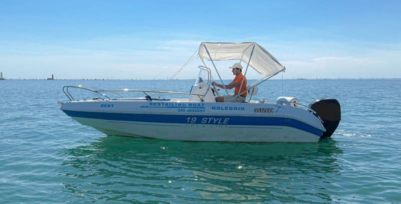 Billet Yacht & Co. Style 19 (Motorboat)