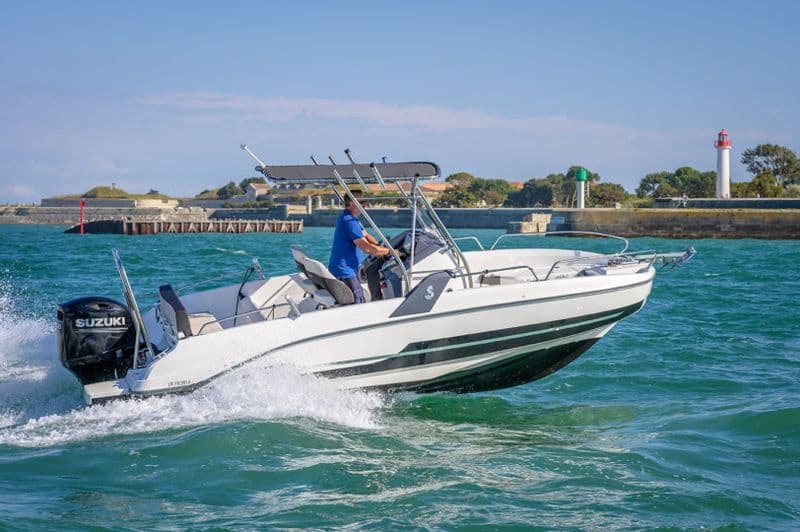 Bénéteau Flyer 6.6 SPACEdeck (Motorboat)