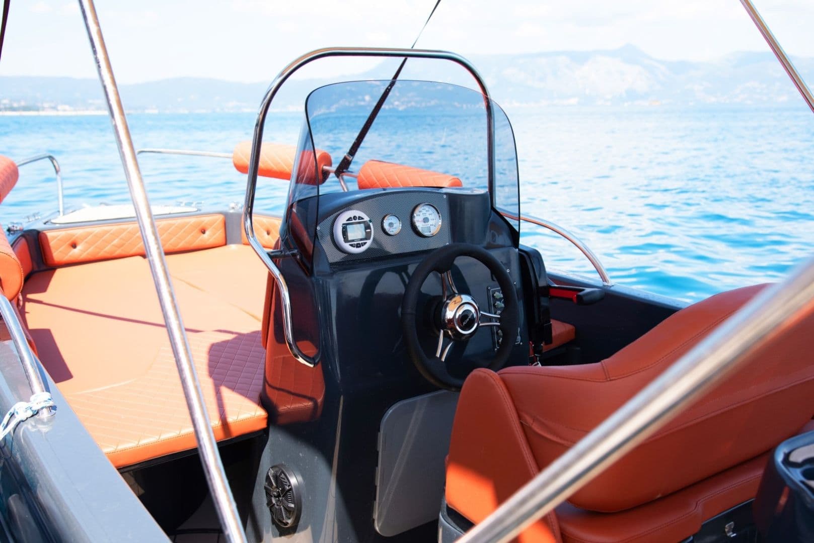 Karel Ithaka 550 (Motorboat)