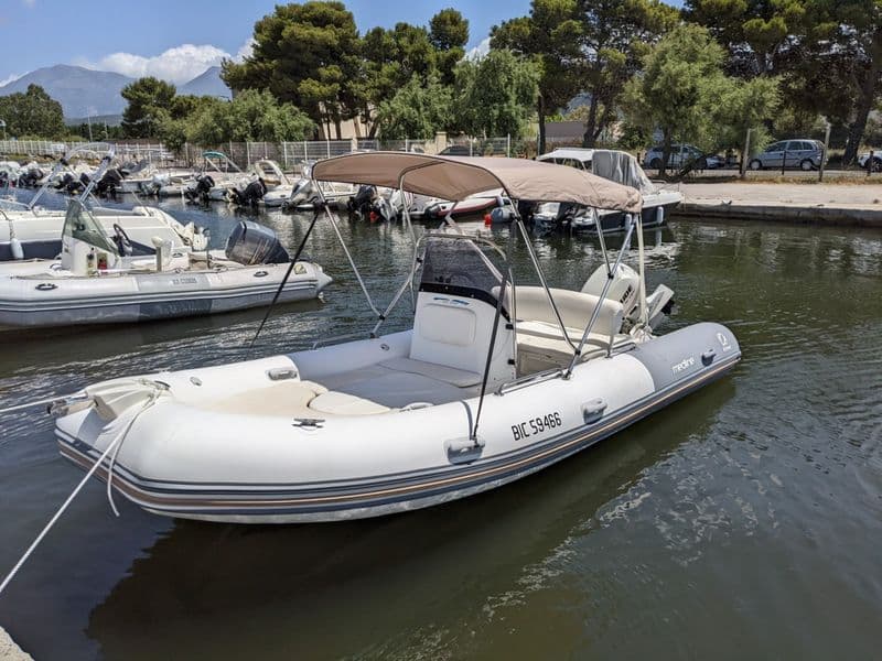 Zodiac Medline II C (Semi-rigid)